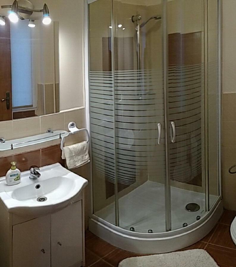 Pod Jarzebina Apartment Torun Bagian luar foto